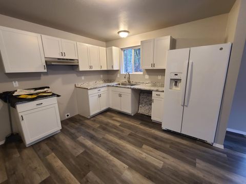 Tiny photo for 151 Linkhart Drive, Selma, OR 97538 (MLS # 220213567)