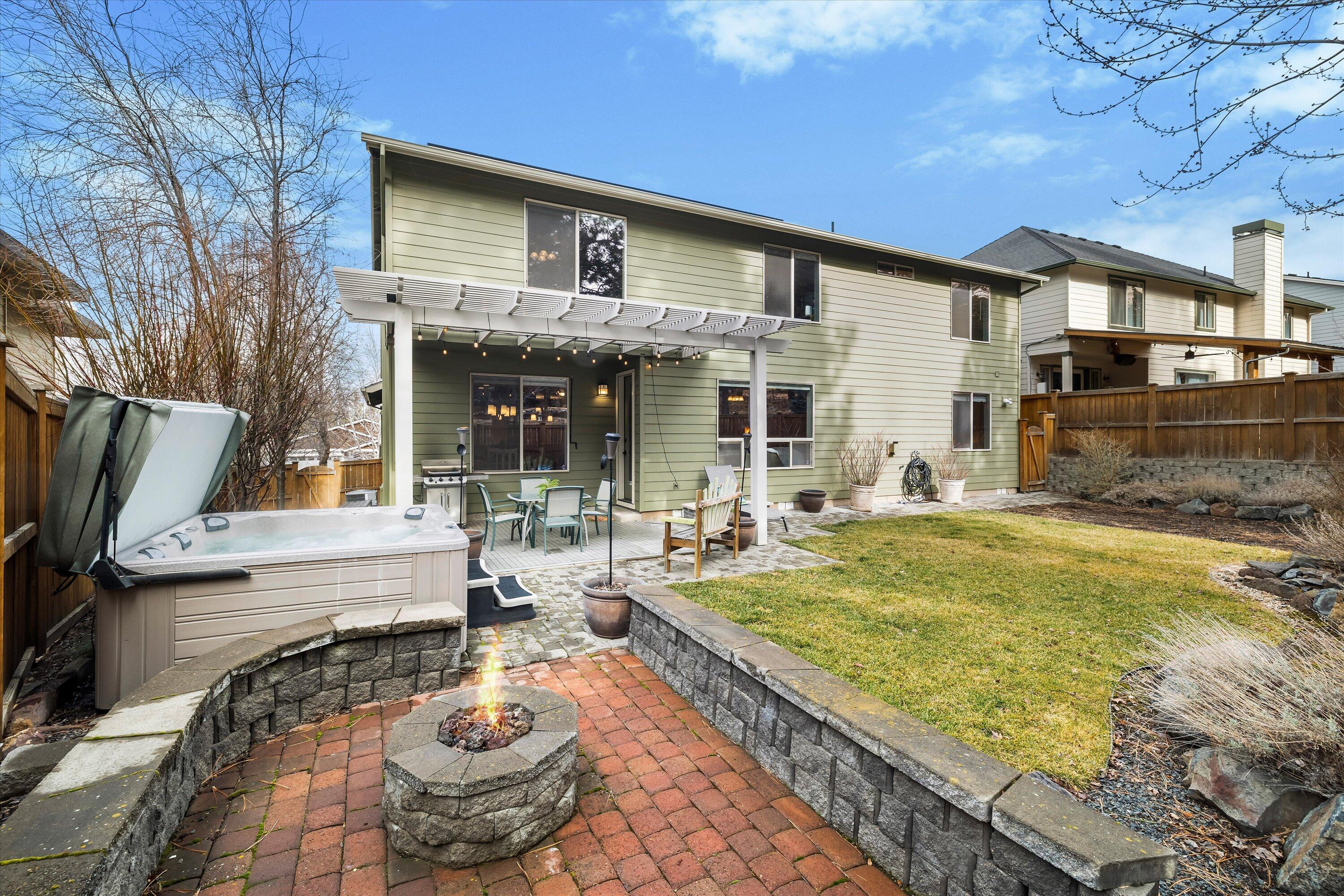 512 NW Flagline Drive