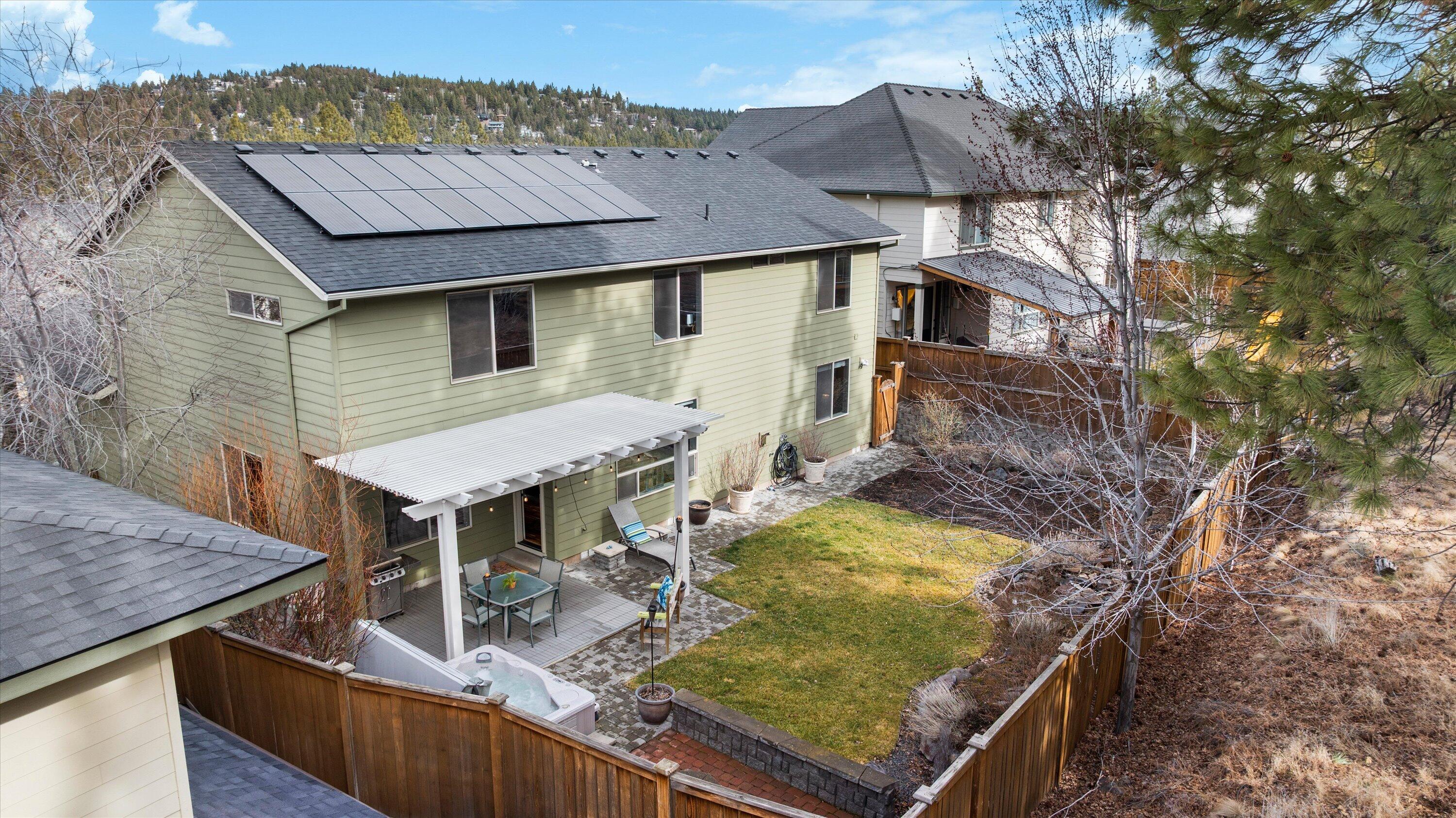 512 NW Flagline Drive