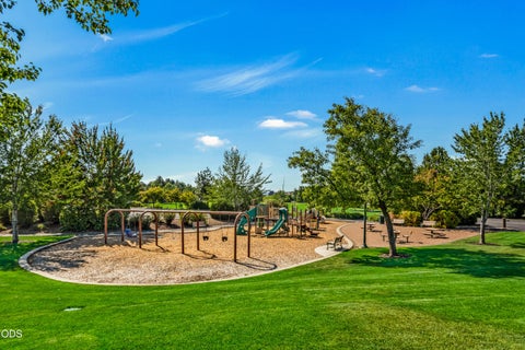 Tiny photo for 2960 NE Conners Avenue, Bend, OR 97701 (MLS # 220227427)
