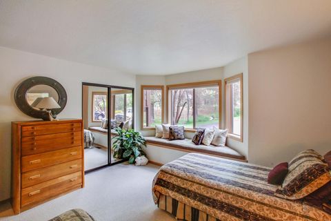 Tiny photo for 57321 Beaver Ridge Loop #1C, Sunriver, OR 97707 (MLS # 220213168)