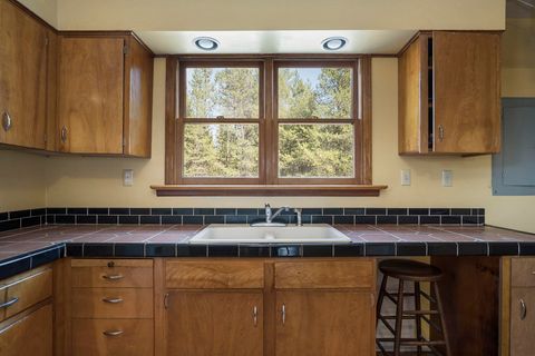 Tiny photo for 52140 Elderberry Lane, La Pine, OR 97739 (MLS # 220202397)