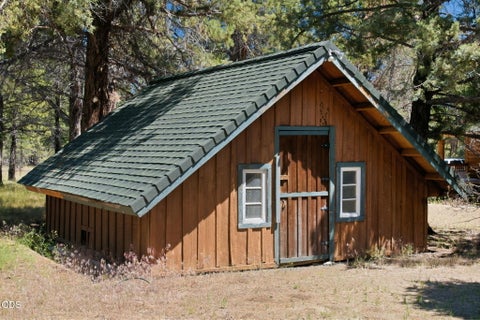 Tiny photo for 69566 Paint Brush Lane, Sisters, OR 97759 (MLS # 220223702)
