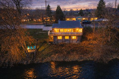 Photo of 26960 Highway 62, Trail, OR 97541 (MLS # 220214082)