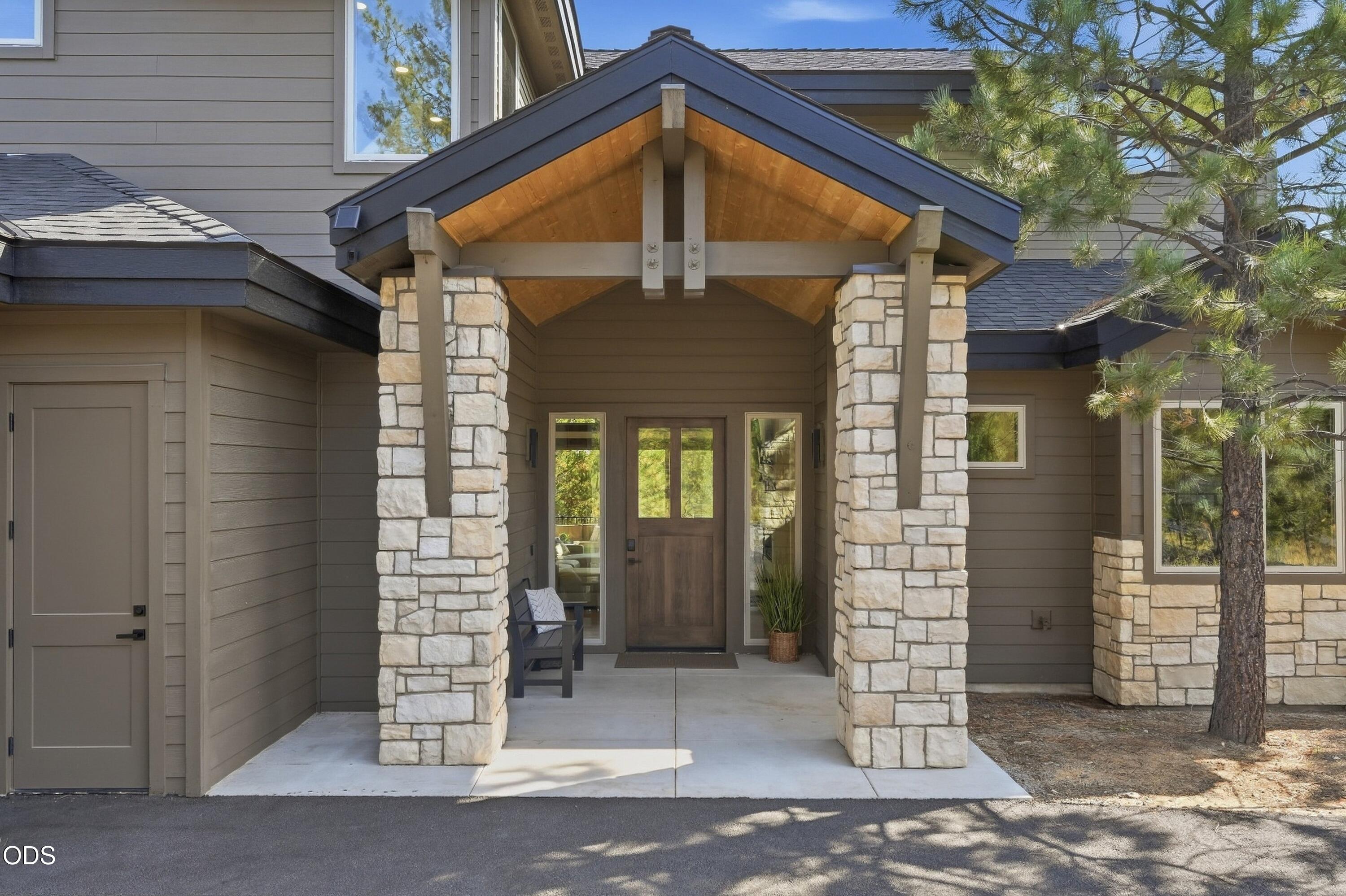 57624 Red Alder Lane 7