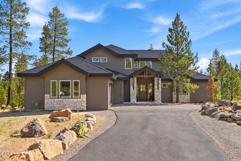 Photo of 57624 Red Alder Lane #7, Bend, OR 97707 (MLS # 220228717)