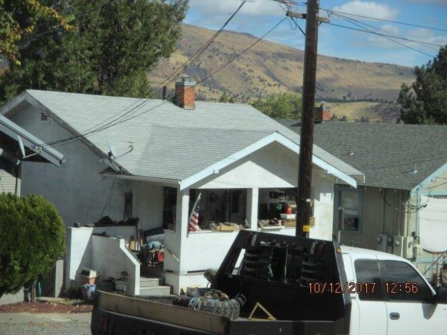 Attention Investors! Five units near downtown, all occupied and clean. The inside is in average condition and the exterior needs maintenance and TLC. Good location with walking distance to restaurants and shopping. Do the math - with some TLC this can be a lucrative opportunity.