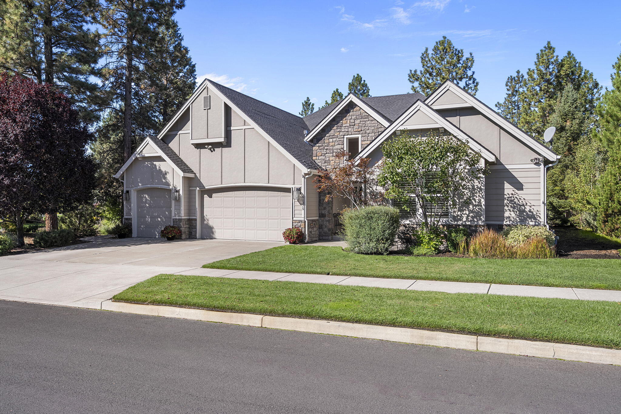 61375 Huckleberry Place
