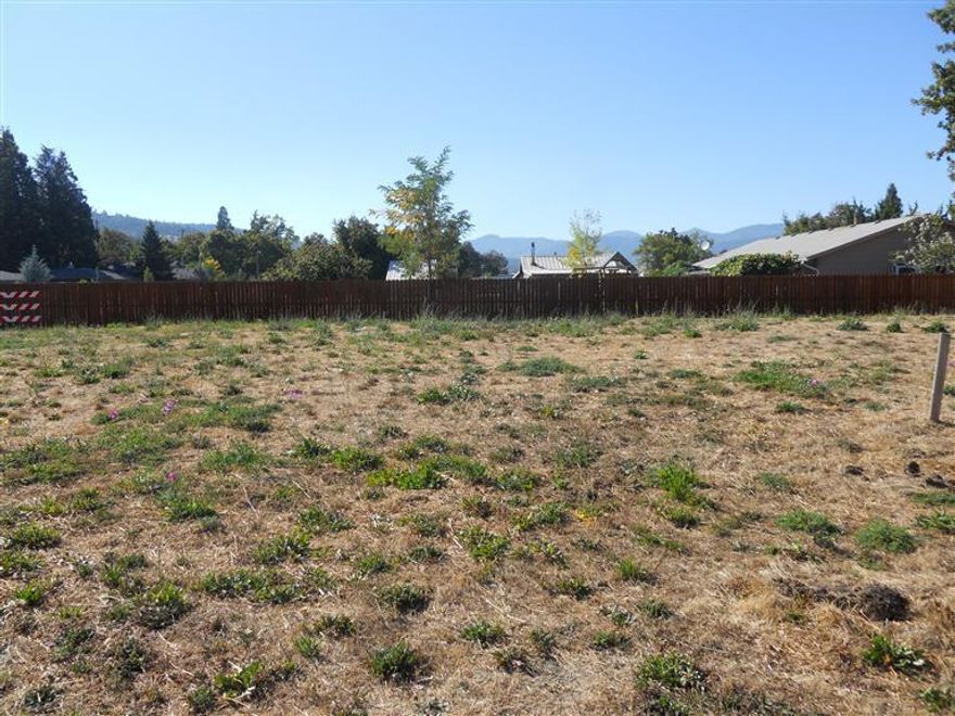 Great lot ready to build....