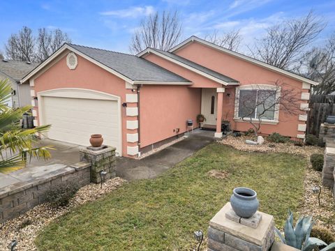 Photo of 18 Scholarship Way, Medford, OR 97501 (MLS # 220215604)