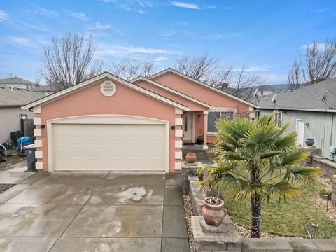 Tiny photo for 18 Scholarship Way, Medford, OR 97501 (MLS # 220215604)