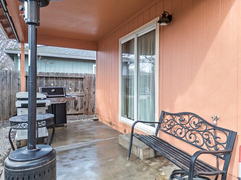 Tiny photo for 18 Scholarship Way, Medford, OR 97501 (MLS # 220215604)