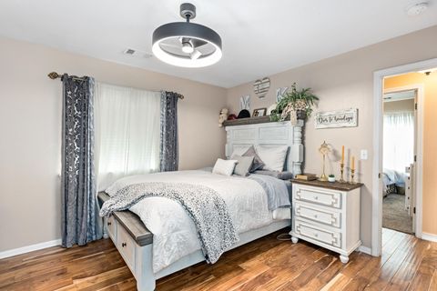 Tiny photo for 18 Scholarship Way, Medford, OR 97501 (MLS # 220215604)