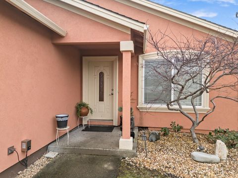 Tiny photo for 18 Scholarship Way, Medford, OR 97501 (MLS # 220215604)