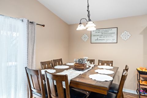 Tiny photo for 18 Scholarship Way, Medford, OR 97501 (MLS # 220215604)