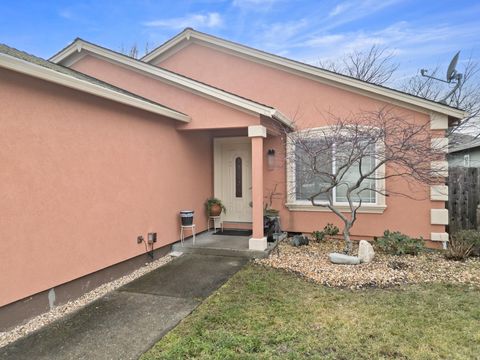 Tiny photo for 18 Scholarship Way, Medford, OR 97501 (MLS # 220215604)