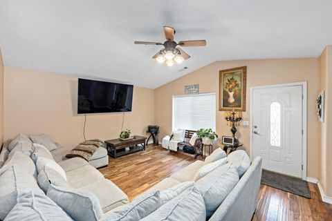 Tiny photo for 18 Scholarship Way, Medford, OR 97501 (MLS # 220215604)