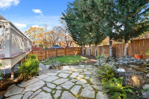 Tiny photo for 488 Quail Run, Eagle Point, OR 97524 (MLS # 220212082)