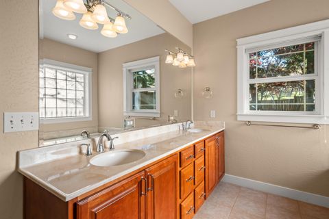 Tiny photo for 488 Quail Run, Eagle Point, OR 97524 (MLS # 220212082)