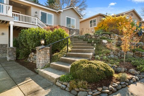 Tiny photo for 488 Quail Run, Eagle Point, OR 97524 (MLS # 220212082)