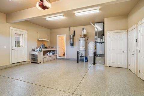 Tiny photo for 488 Quail Run, Eagle Point, OR 97524 (MLS # 220212082)