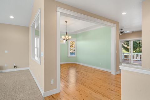 Tiny photo for 488 Quail Run, Eagle Point, OR 97524 (MLS # 220212082)