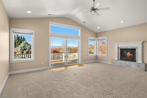 Tiny photo for 488 Quail Run, Eagle Point, OR 97524 (MLS # 220212082)