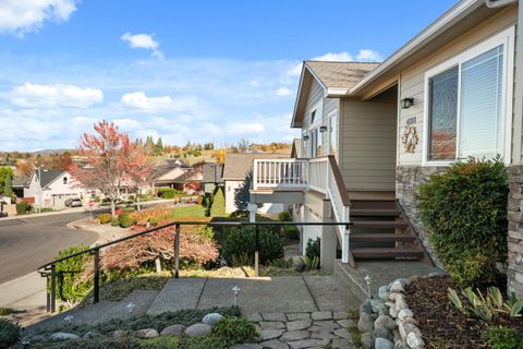 Tiny photo for 488 Quail Run, Eagle Point, OR 97524 (MLS # 220212082)