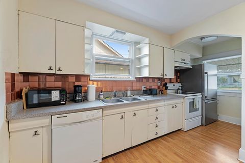 Tiny photo for 813 E 9th Street, Medford, OR 97504 (MLS # 220217418)