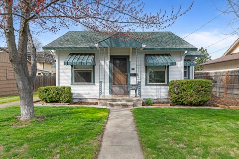 Tiny photo for 813 E 9th Street, Medford, OR 97504 (MLS # 220217418)