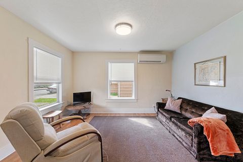 Tiny photo for 813 E 9th Street, Medford, OR 97504 (MLS # 220217418)