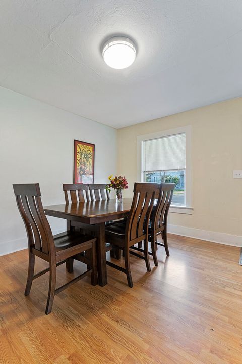 Tiny photo for 813 E 9th Street, Medford, OR 97504 (MLS # 220217418)