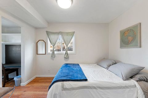 Tiny photo for 813 E 9th Street, Medford, OR 97504 (MLS # 220217418)