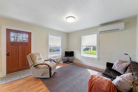 Tiny photo for 813 E 9th Street, Medford, OR 97504 (MLS # 220217418)