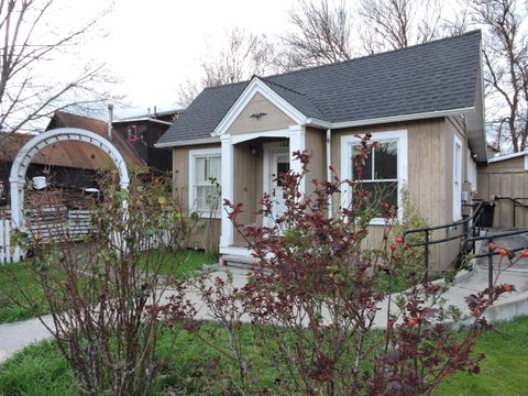 102 Home Street Talent OR 97540