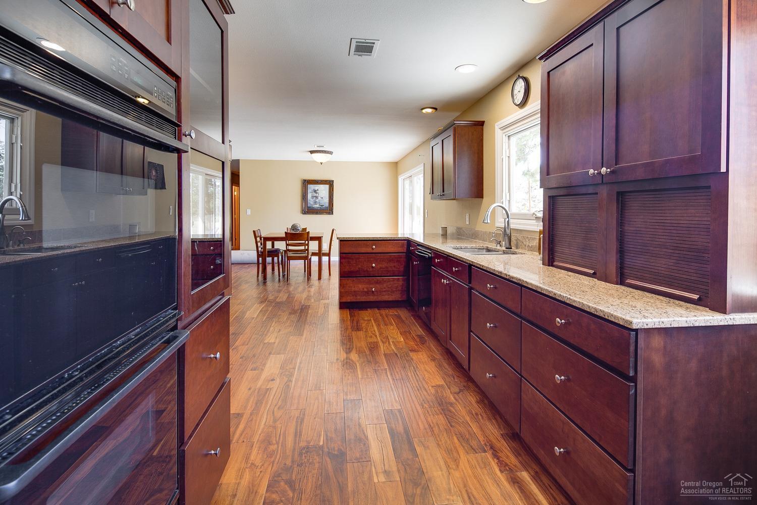 Cline Falls Oasis - Residential