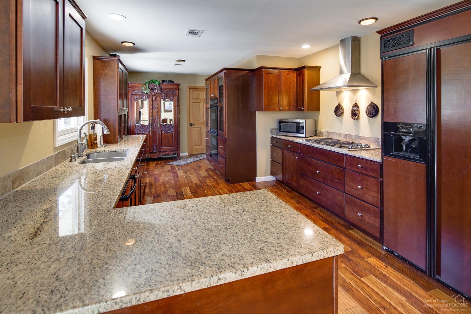 Cline Falls Oasis - Residential