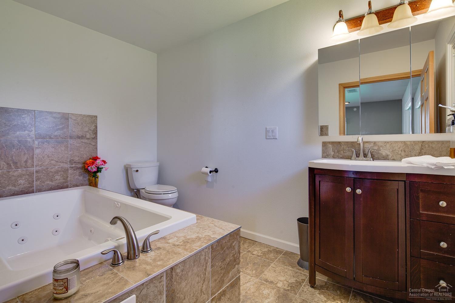 Cline Falls Oasis - Residential