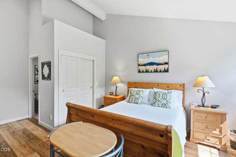 Tiny photo for 60527 Seventh Mountain Drive, Bend, OR 97702 (MLS # 220226570)