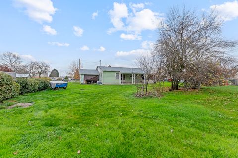 Tiny photo for 2819 Connell Avenue, Medford, OR 97501 (MLS # 220213285)