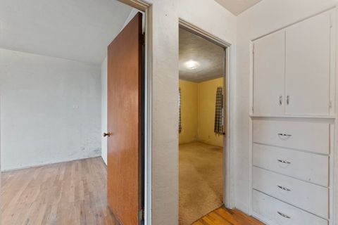 Tiny photo for 2819 Connell Avenue, Medford, OR 97501 (MLS # 220213285)