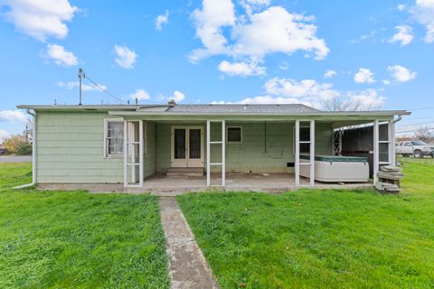 Tiny photo for 2819 Connell Avenue, Medford, OR 97501 (MLS # 220213285)