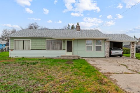 Tiny photo for 2819 Connell Avenue, Medford, OR 97501 (MLS # 220213285)