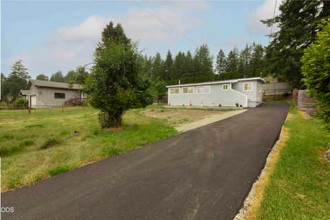Tiny photo for 620 Meadow Lane, Brookings, OR 97415 (MLS # 220223888)