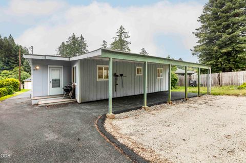 Tiny photo for 620 Meadow Lane, Brookings, OR 97415 (MLS # 220223888)