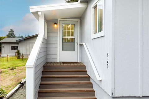 Tiny photo for 620 Meadow Lane, Brookings, OR 97415 (MLS # 220223888)