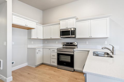 Tiny photo for 3996 SW Obsidian Place #138, Redmond, OR 97756 (MLS # 220229883)