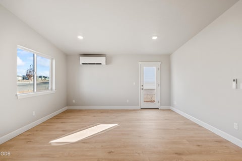 Tiny photo for 3996 SW Obsidian Place #138, Redmond, OR 97756 (MLS # 220229883)