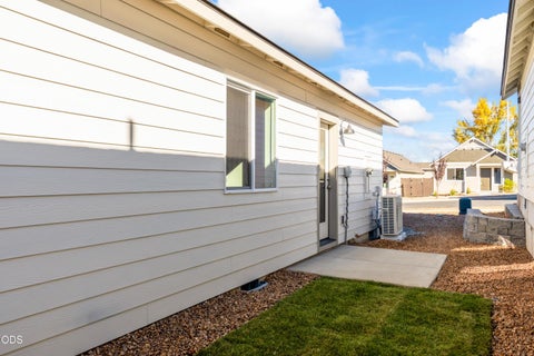 Tiny photo for 3996 SW Obsidian Place #138, Redmond, OR 97756 (MLS # 220229883)