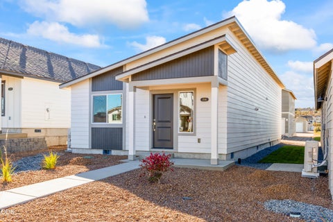Tiny photo for 3996 SW Obsidian Place #138, Redmond, OR 97756 (MLS # 220229883)